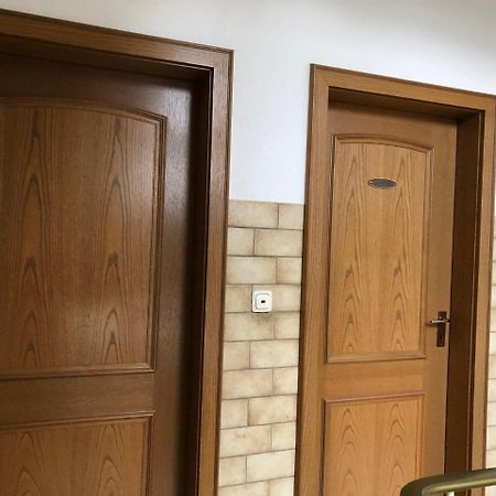 Gaestehaus Hotel Wilms ケルン エクステリア 写真