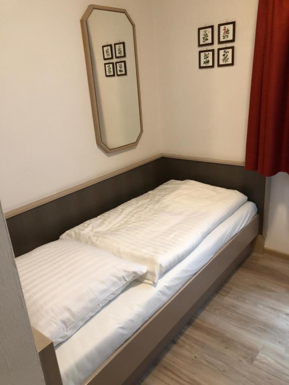 Gaestehaus Hotel Wilms ケルン エクステリア 写真