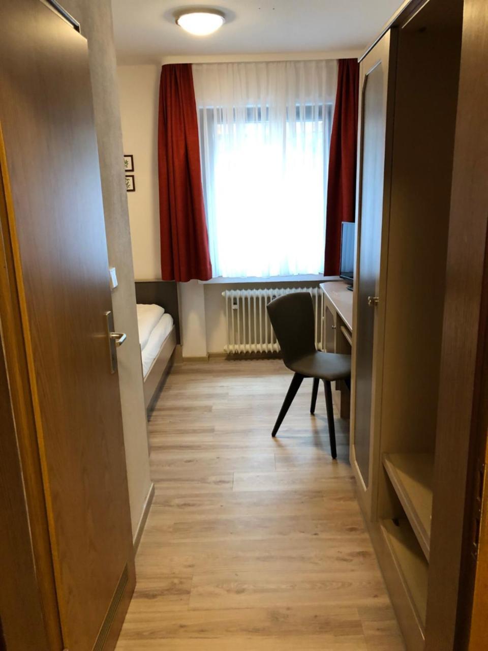 Gaestehaus Hotel Wilms ケルン エクステリア 写真