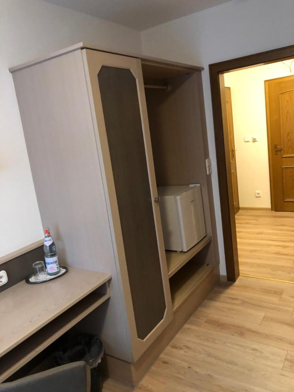 Gaestehaus Hotel Wilms ケルン エクステリア 写真