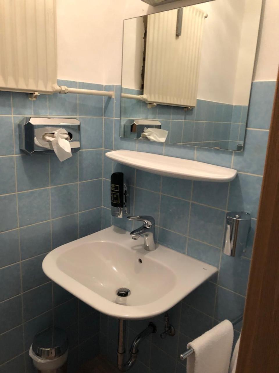 Gaestehaus Hotel Wilms ケルン エクステリア 写真