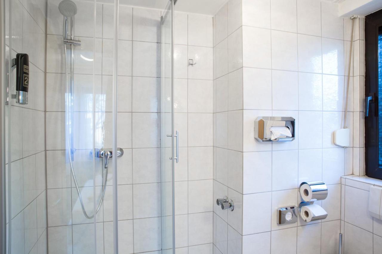 Gaestehaus Hotel Wilms ケルン エクステリア 写真